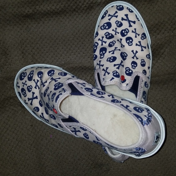 Uggs - Picture 3 of 3